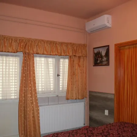 Varga Vendeghaz * Totszerdahely